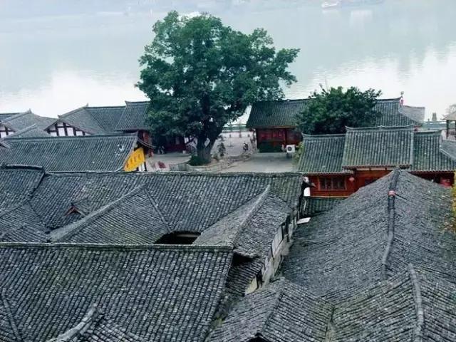 青瓦灰墻，高瓴飛檐，處處消磨時(shí)光