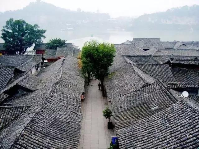 青瓦灰墻，高瓴飛檐，處處消磨時(shí)光