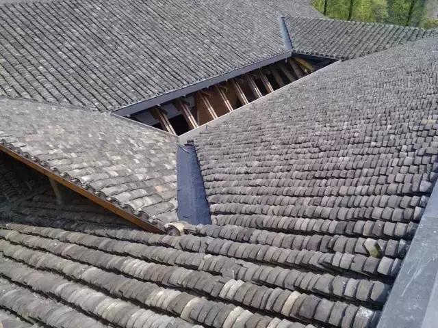 青瓦灰墻，高瓴飛檐，處處消磨時(shí)光