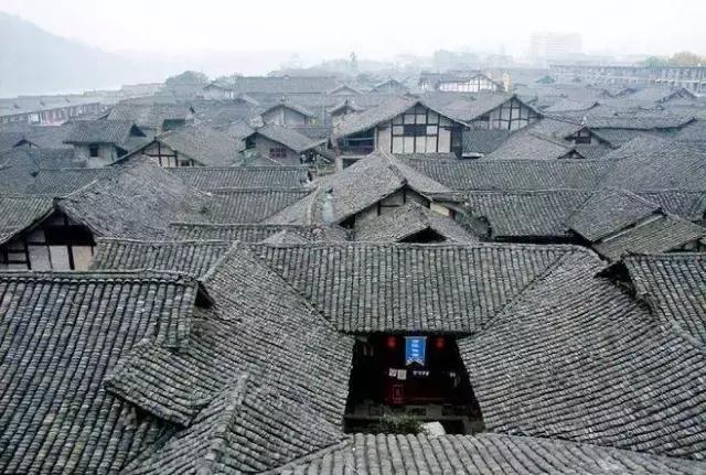 青瓦灰墻，高瓴飛檐，處處消磨時(shí)光