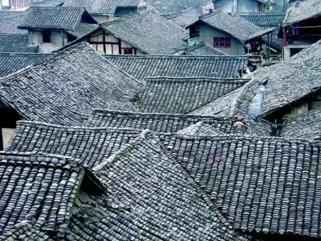 青瓦灰墻，高瓴飛檐，處處消磨時(shí)光