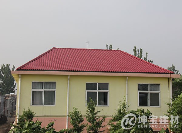 桃都國(guó)際城屋頂合成樹脂瓦裝修成功 桃都國(guó)際城屋頂合成樹脂瓦裝修成功